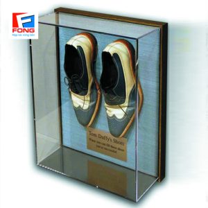 Hộp mica trưng bày sản phẩm treo tường