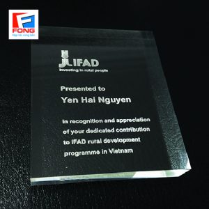 Dịch vụ khắc mica