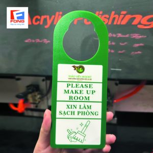Biển treo cửa phòng khách sạn