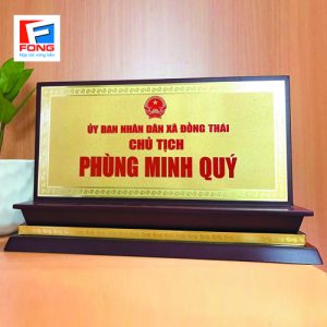 Biển chức danh mica & biển chức danh gỗ đồng ăn mòn